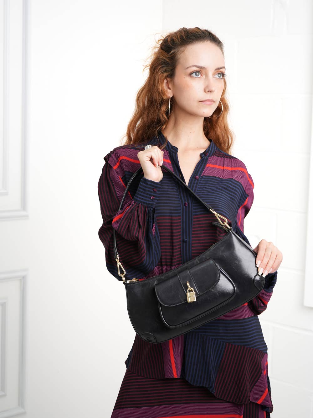 CLASSIC BESSIE BAGUETTE BAG