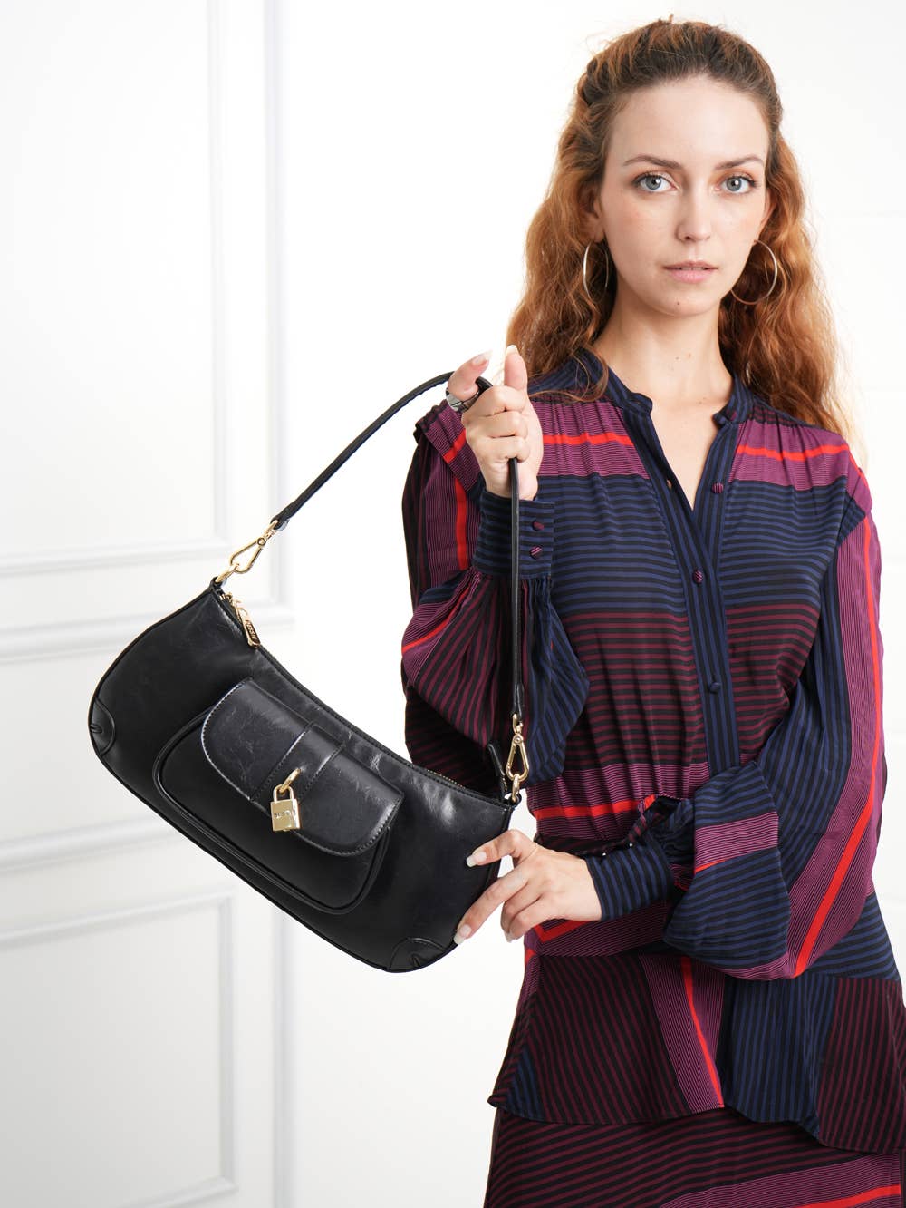 CLASSIC BESSIE BAGUETTE BAG